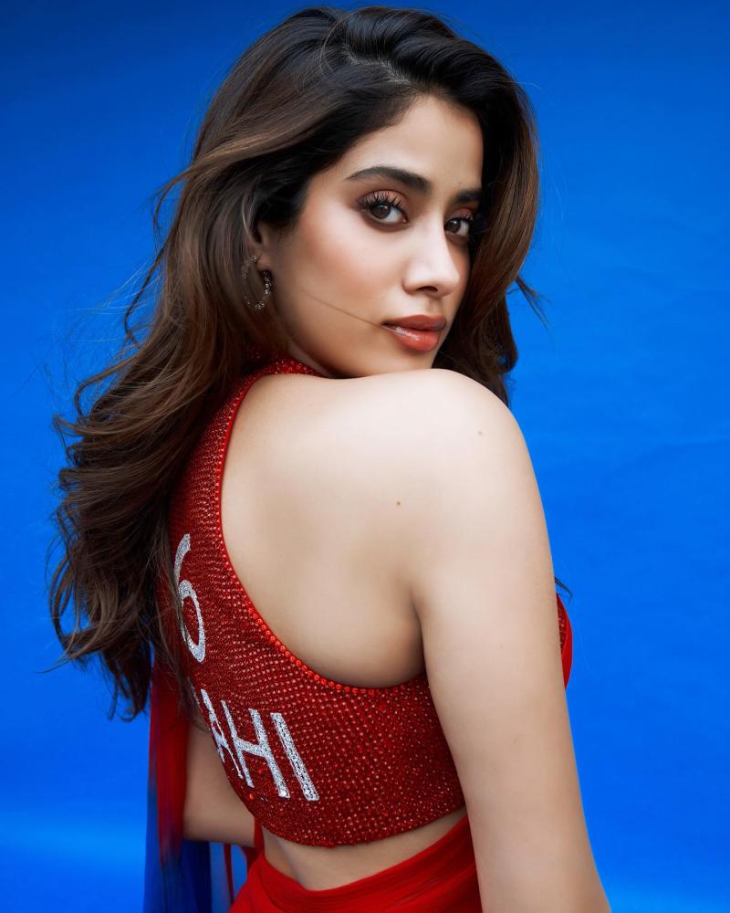 janhvi-kapoor-new-look-photos
